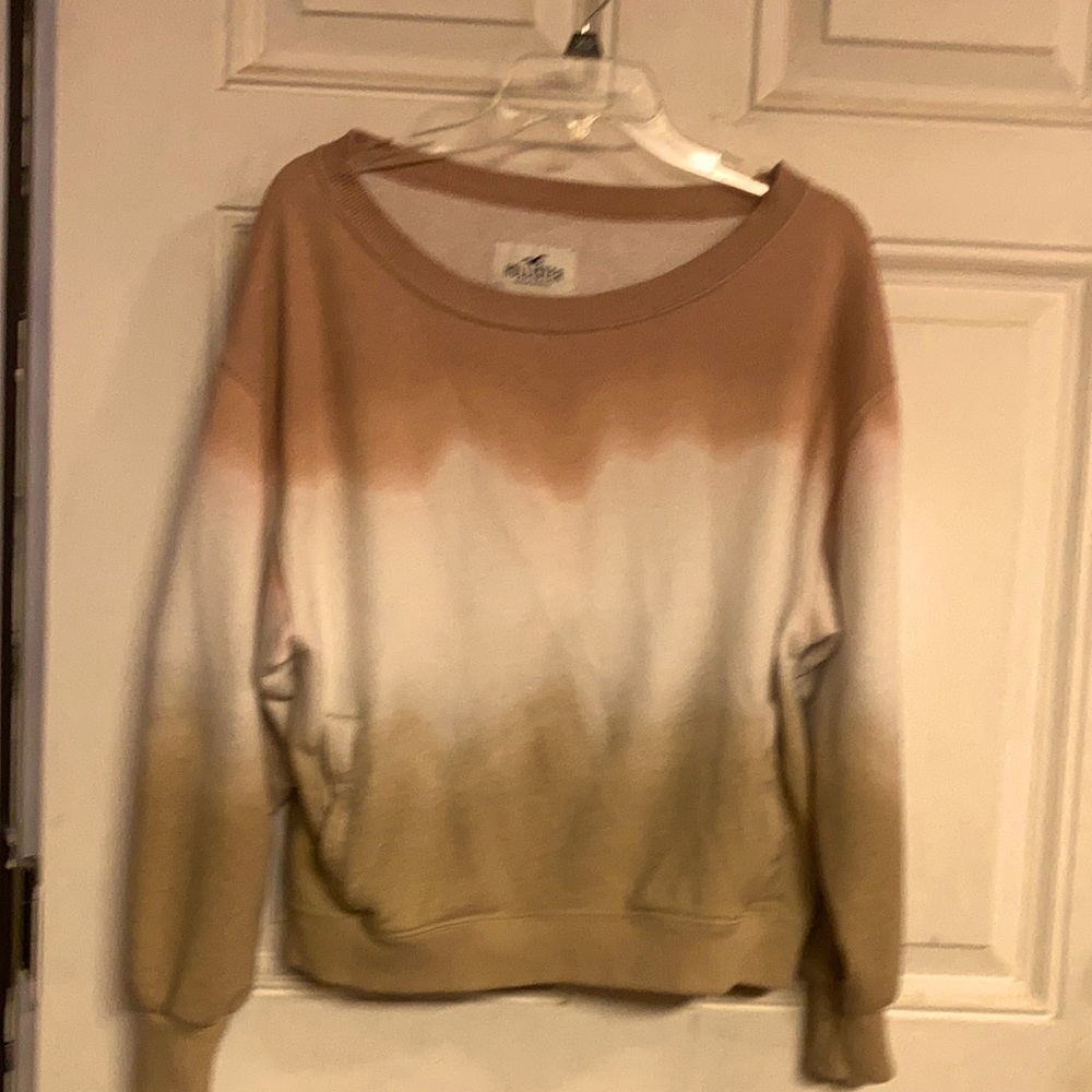 Hollister oversized sweatshirt . Ti dye.. umbro. A bit of both🤷‍♀️ small